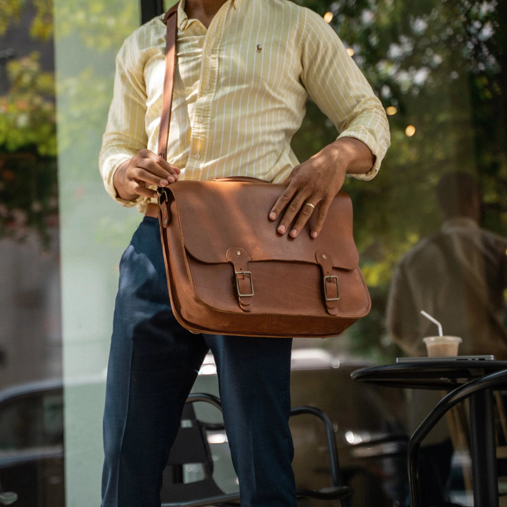 No. 1860 EXPRESS - Fine Leather Messenger (Brown)