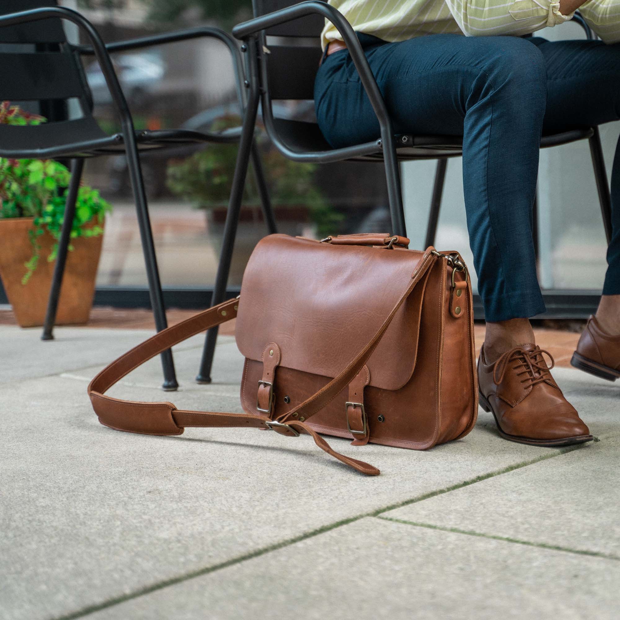 No. 1860 EXPRESS - Fine Leather Messenger (Brown)