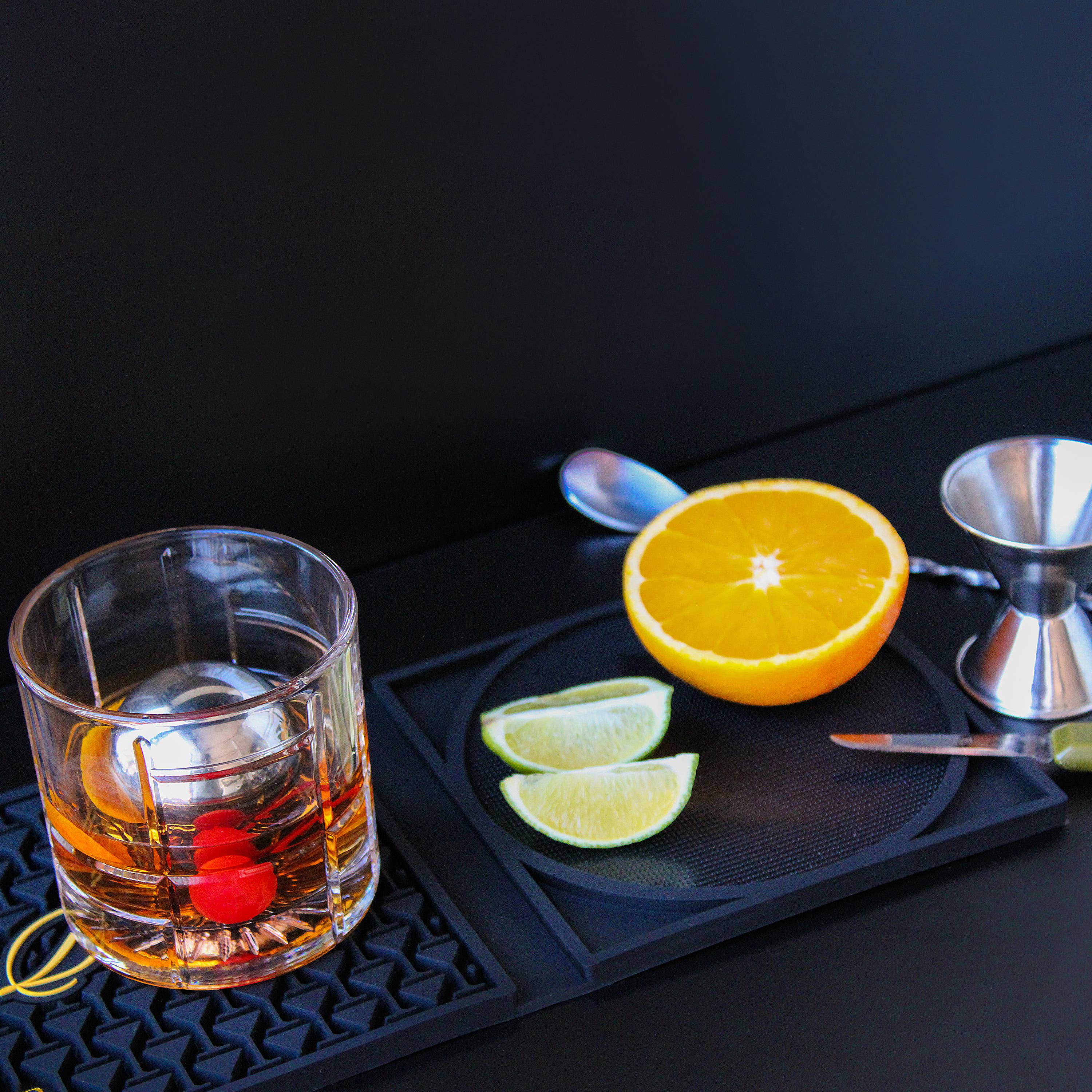 Whiskey INNOVATIVE Chilling Ice Balls, Great Summer Gift