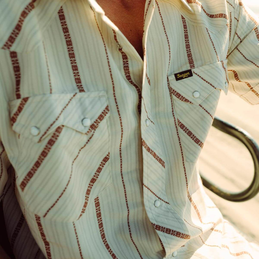Sawtoof Shirt - Azteca Tile